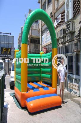 מתקן קפיצה - מיני עם קשת